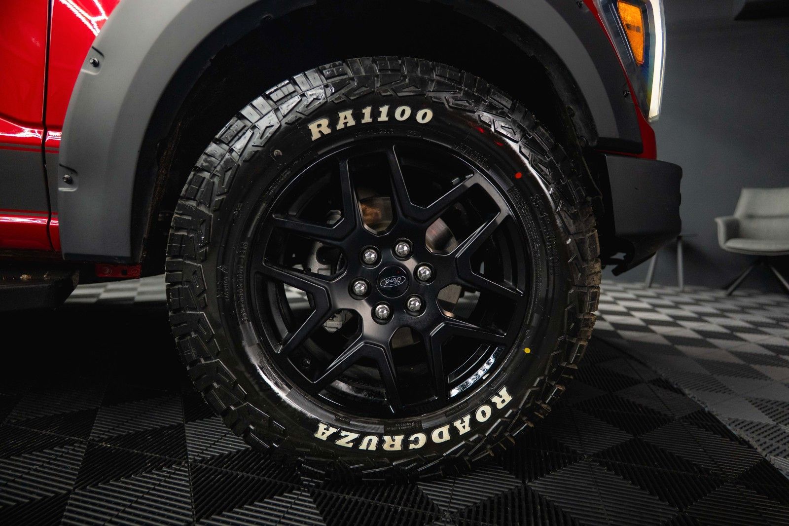 Fahrzeugabbildung Ford F150 5.0L V8 4x4 Offroad SuperCrew RAPTOR 19%
