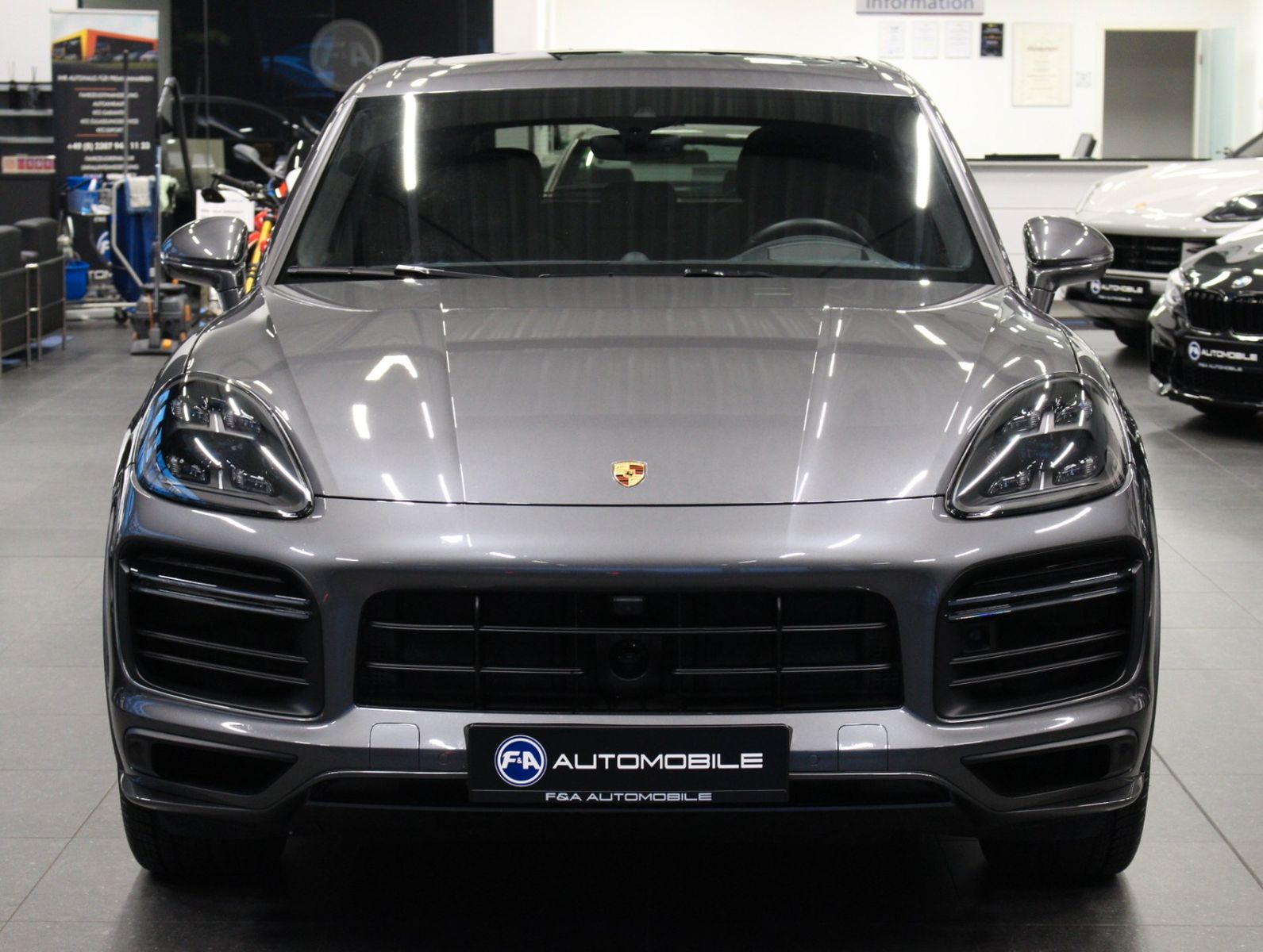 Fahrzeugabbildung Porsche Cayenne Turbo Sport Chrono*Sport Design*VOLL