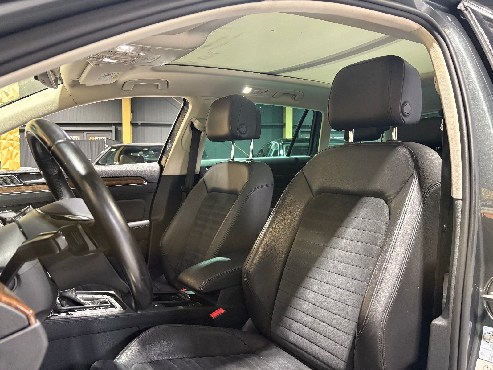 Fahrzeugabbildung Volkswagen Passat Variant Highline BMT/KAMERA/NAVI/SHZ/ACC/