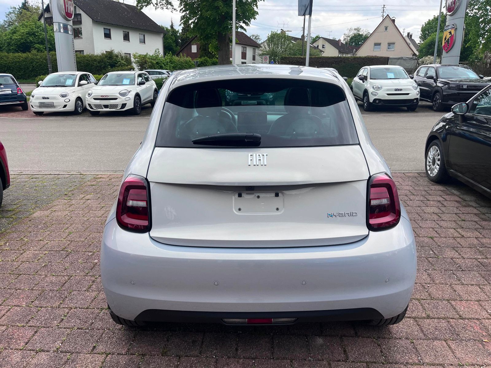 Fahrzeugabbildung Fiat 500 1.0 Hybrid FireFly 48 kW La Prima