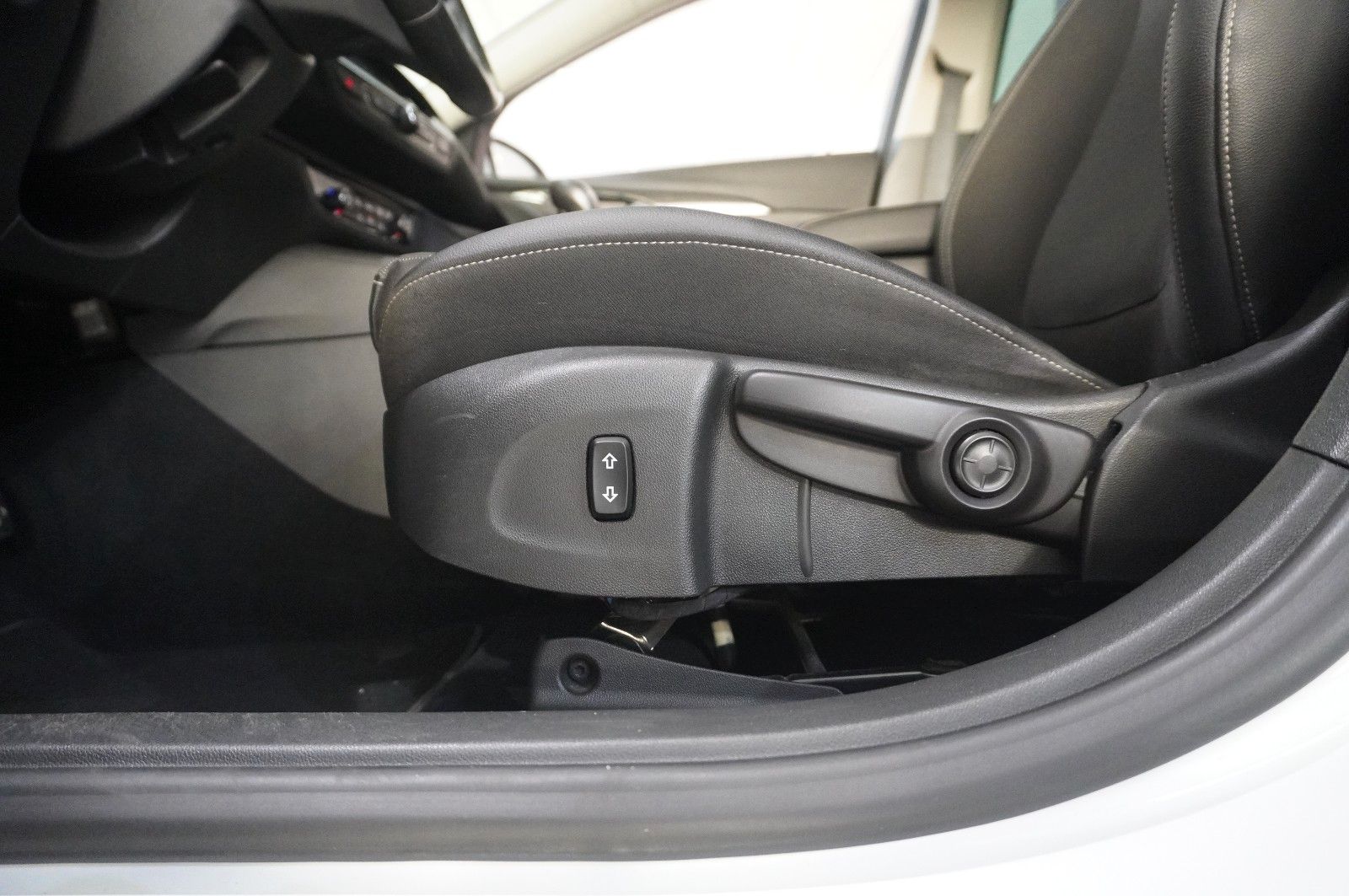 Fahrzeugabbildung Opel Insignia B GS 1.5T DYNAMIC NAVI/LED/SPORT/SH/AHK