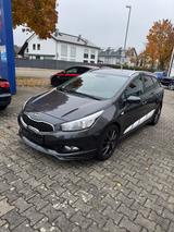 Kia cee'd Sportswagon 2.Hand,Pdc,Sitzh,8Fach - gebrauchte Kia cee'd Sportswagon aus dem Jahr 2014