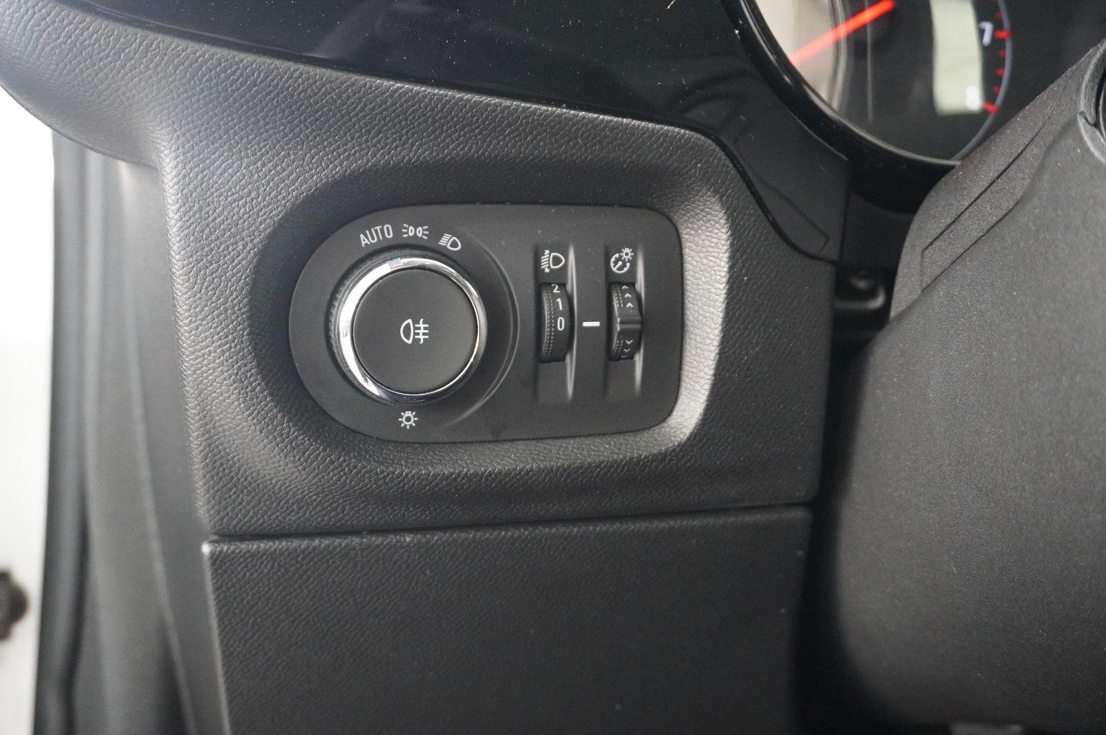 Fahrzeugabbildung Opel Corsa F 1.2 ELEGANCE NAVI/LED/TEMP/PDC/KLIMA/USB