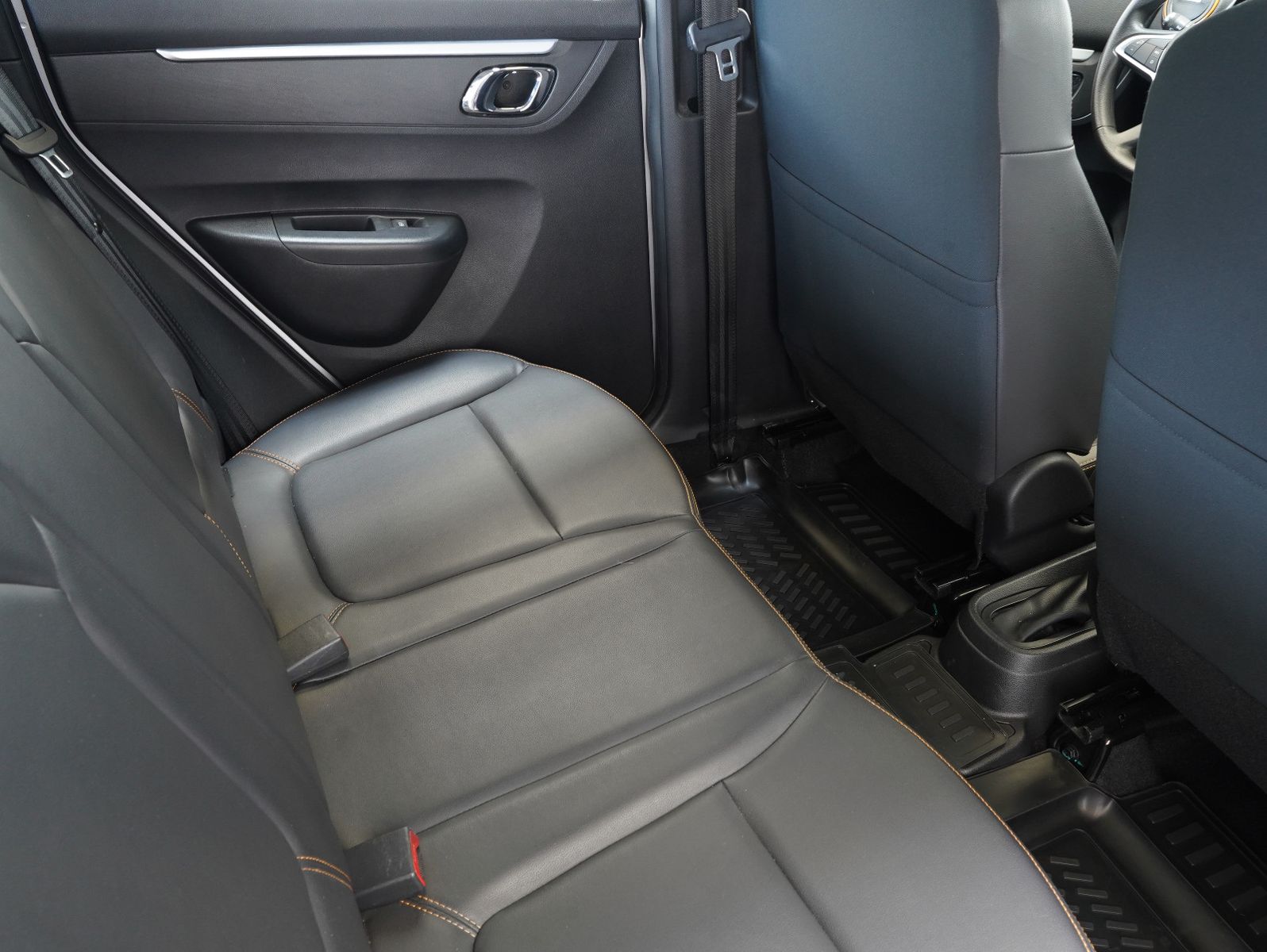 Fahrzeugabbildung Dacia Spring Electric Comfort Plus