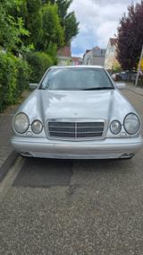 Mercedes-Benz E 300 Turbodiesel (W210) - Mercedes-Benz E 300 mit Diesel-Antrieb: Turbo