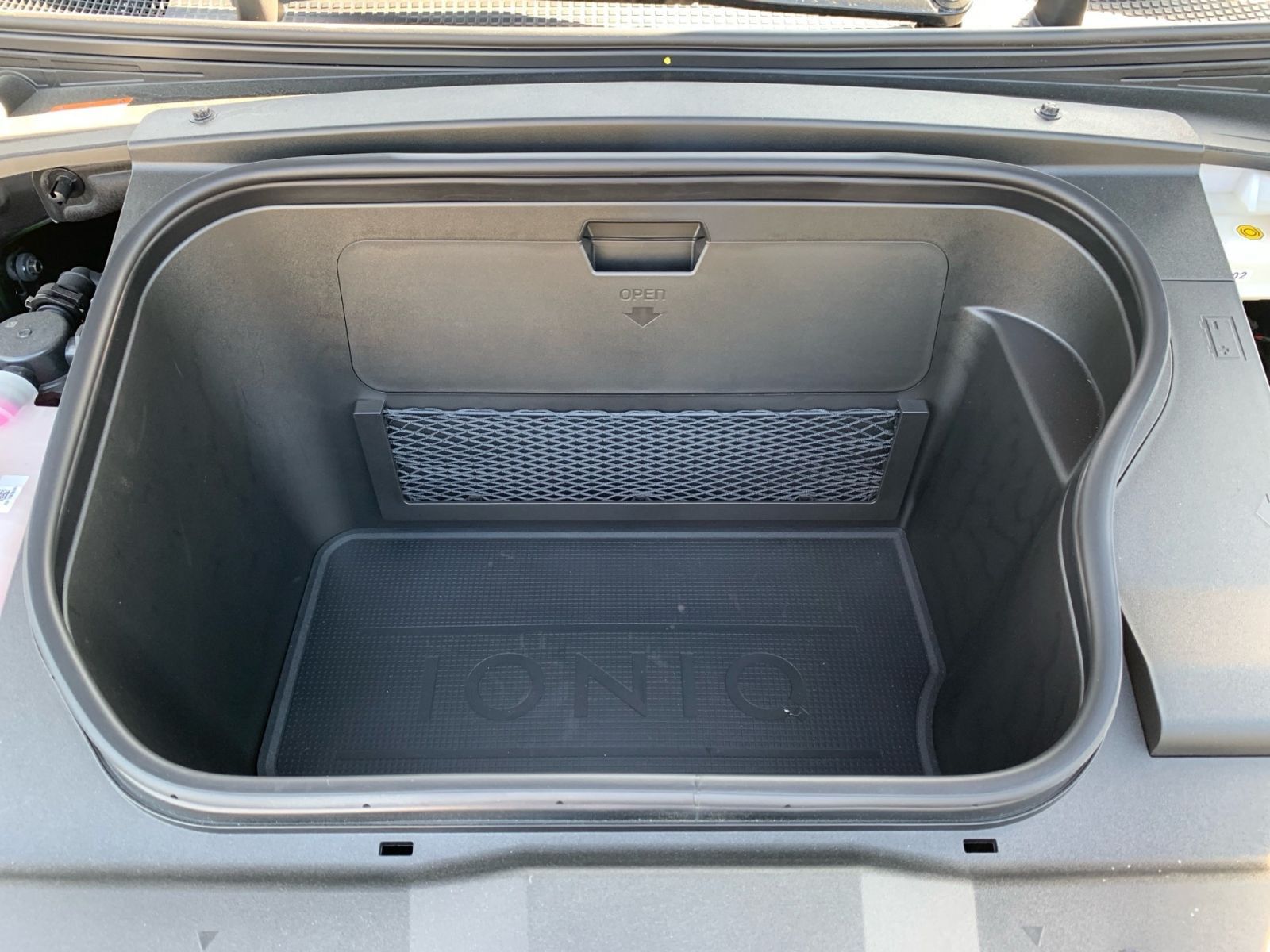 Fahrzeugabbildung Hyundai IONIQ 6 Uniq 77,4 kWh 20Zoll