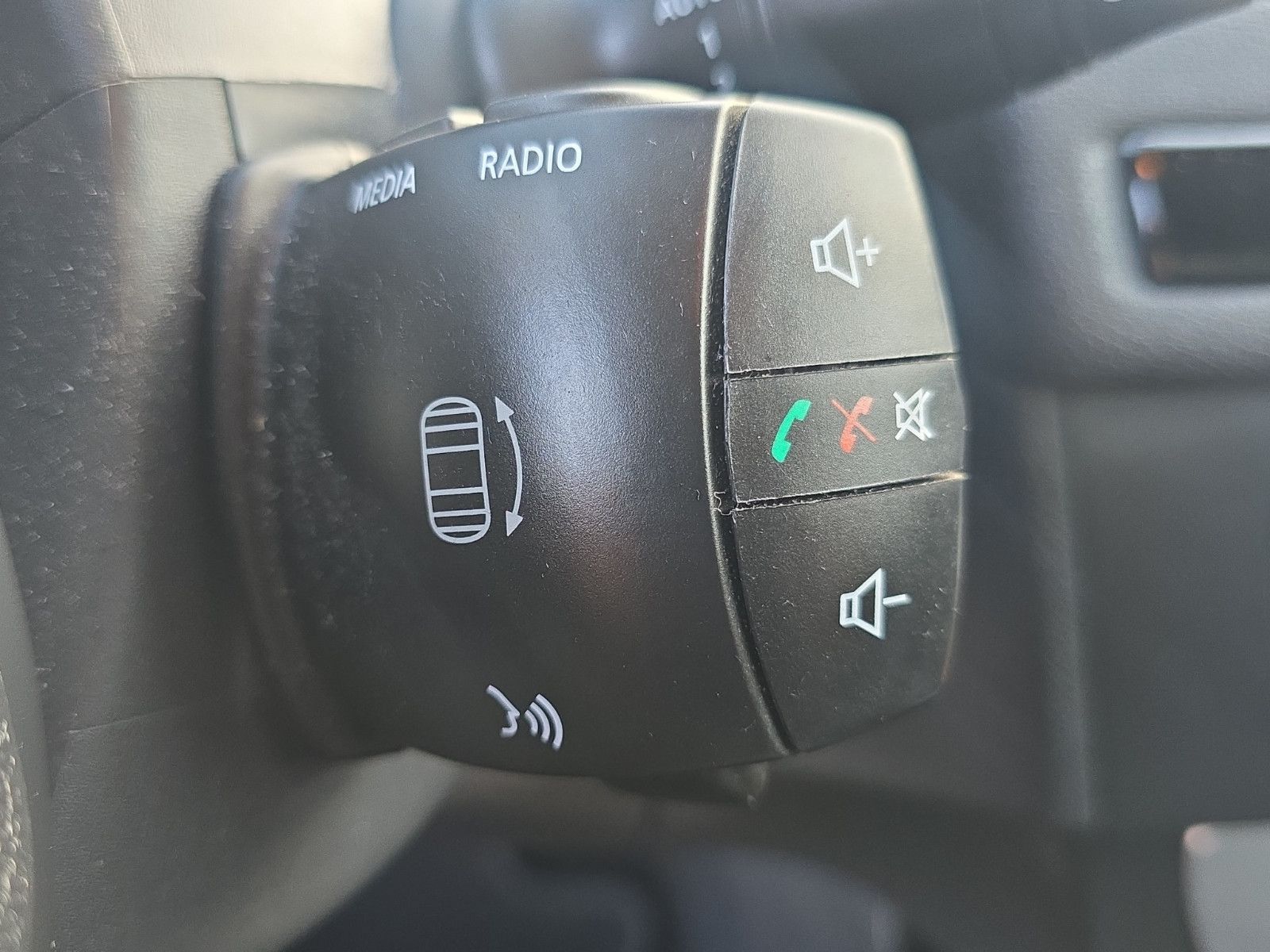 Fahrzeugabbildung Renault Megane III Lim. 5-trg. BOSE Edition TÜV SERVICE