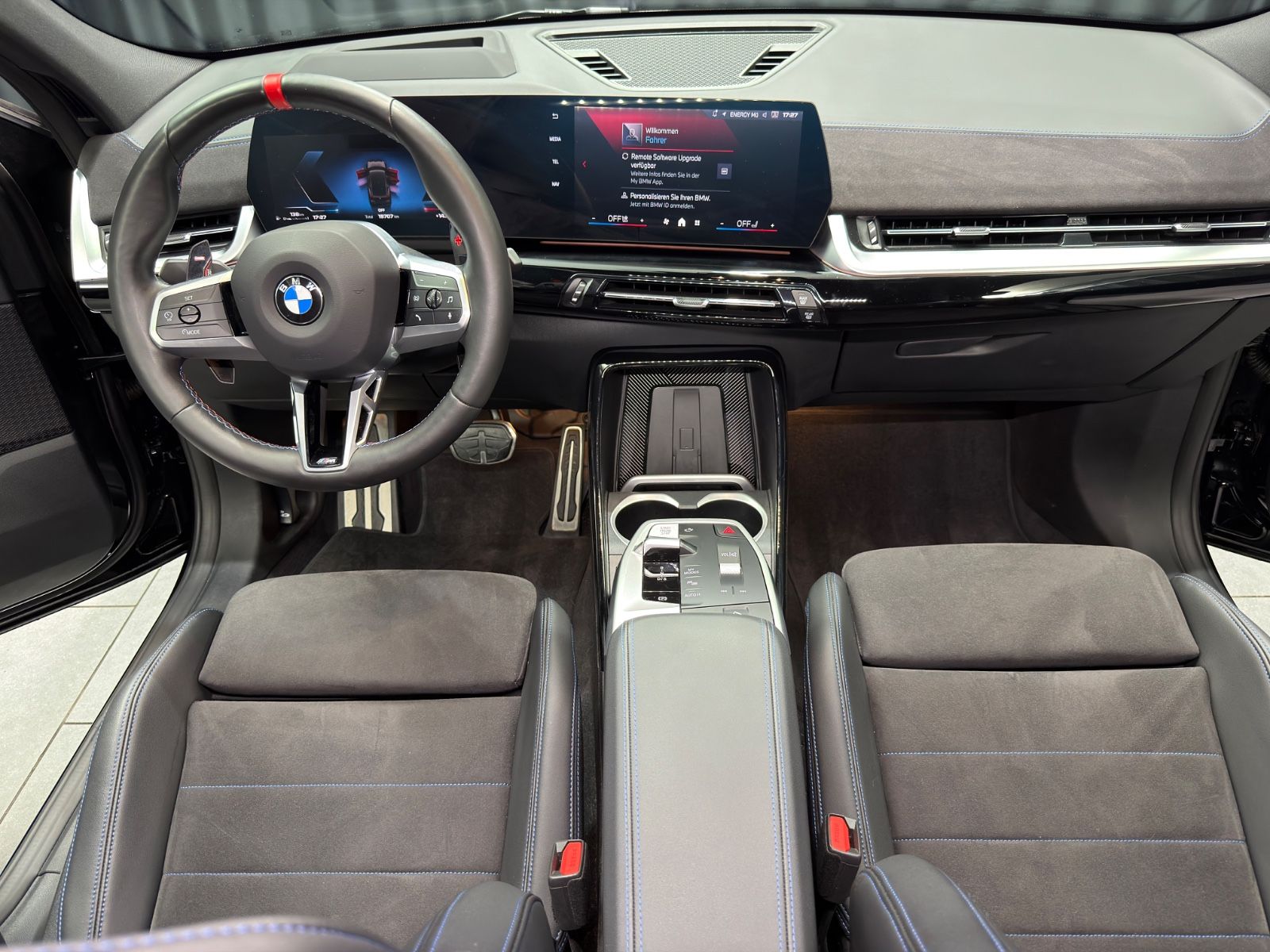 Fahrzeugabbildung BMW X2 M35 i xDrive|M-SPORT PRO|NAVI|HEAD-UP|21 ZOLL