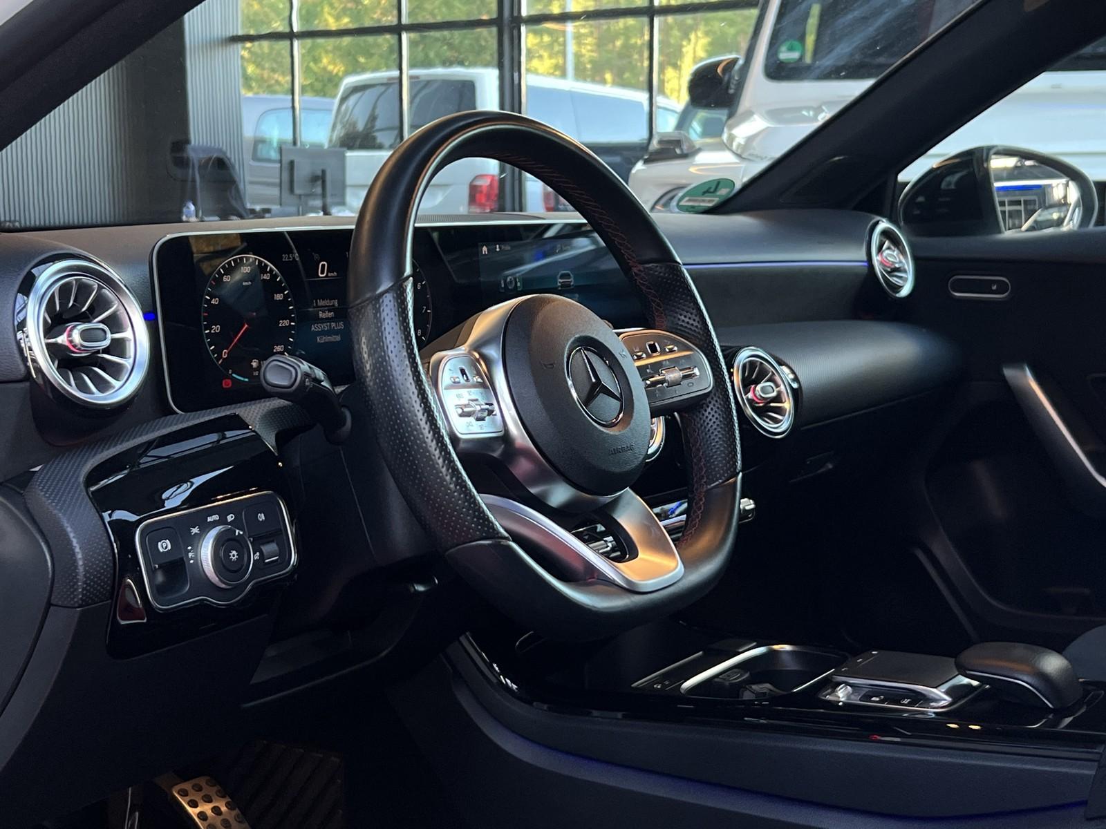 Mercedes-Benz A 250 AMG Line LED / ATTENTION ASSIST / SPURHALT