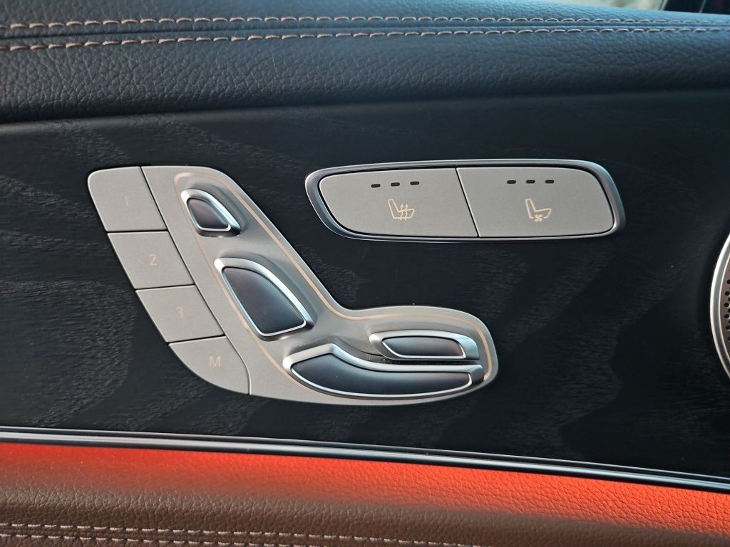 Fahrzeugabbildung Mercedes-Benz E 400 dT 4M AMG AHK HUD Airmatic Sitzklim Massag