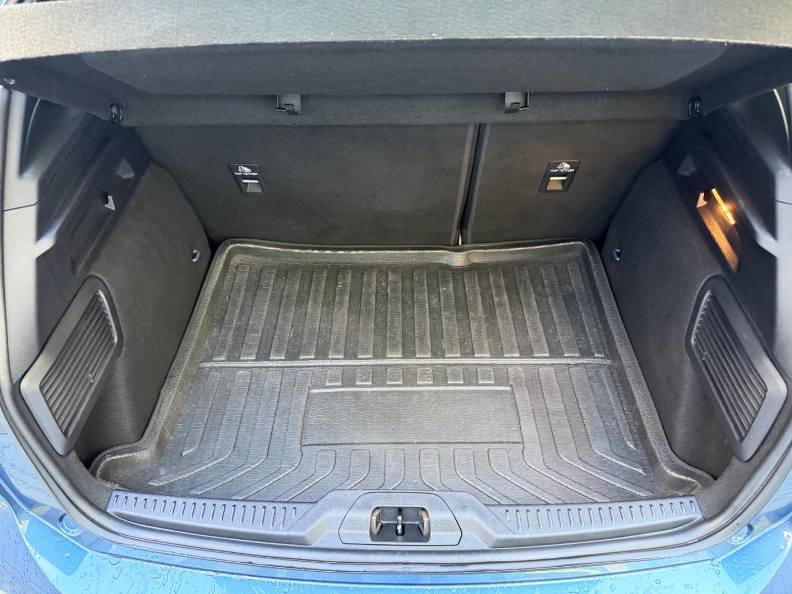Ford Focus  ST-Line/SPORTPAKET/AHK/ACC/PANORAMA