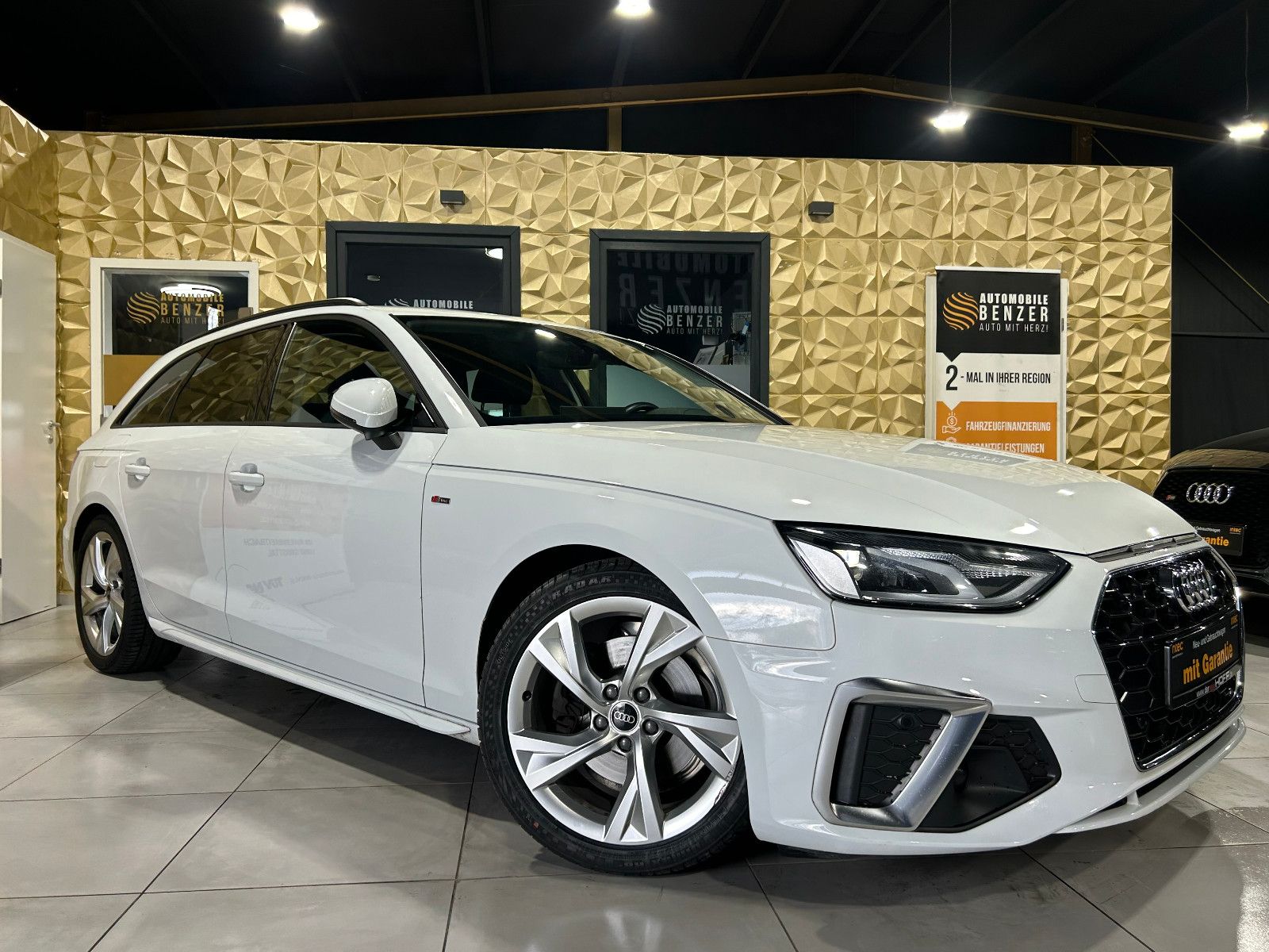Fahrzeugabbildung Audi A4 Avant 35 TDI S line/8-FACH/PDC/NAVI/SHZ/TEMPO