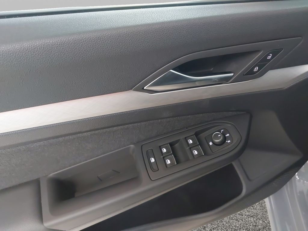 Fahrzeugabbildung Volkswagen Golf 1.0 TSI  Life ACC Navi