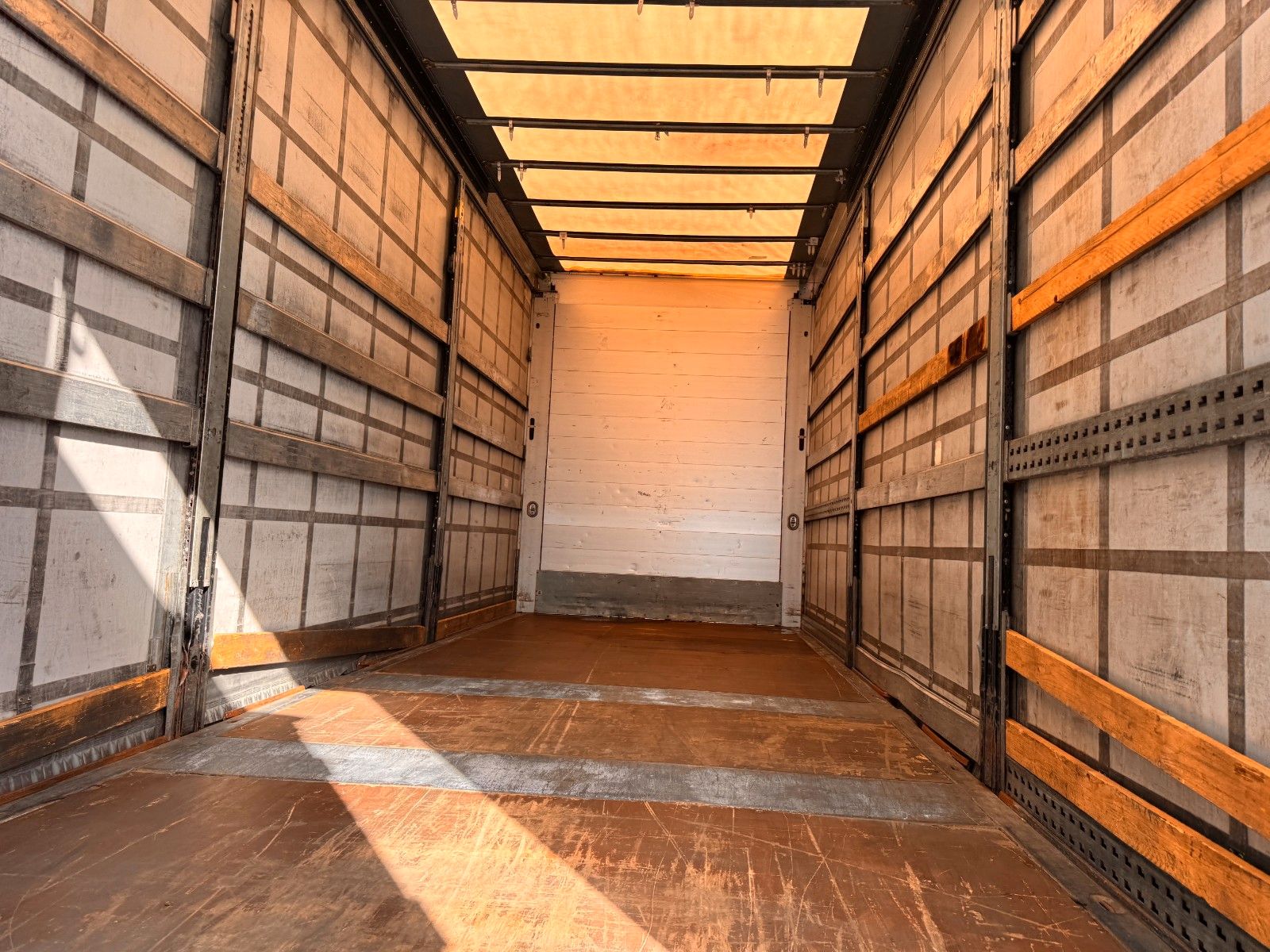 Fahrzeugabbildung Mercedes-Benz Actros 2545LnR 6x2 Retarder BigSpace PPC