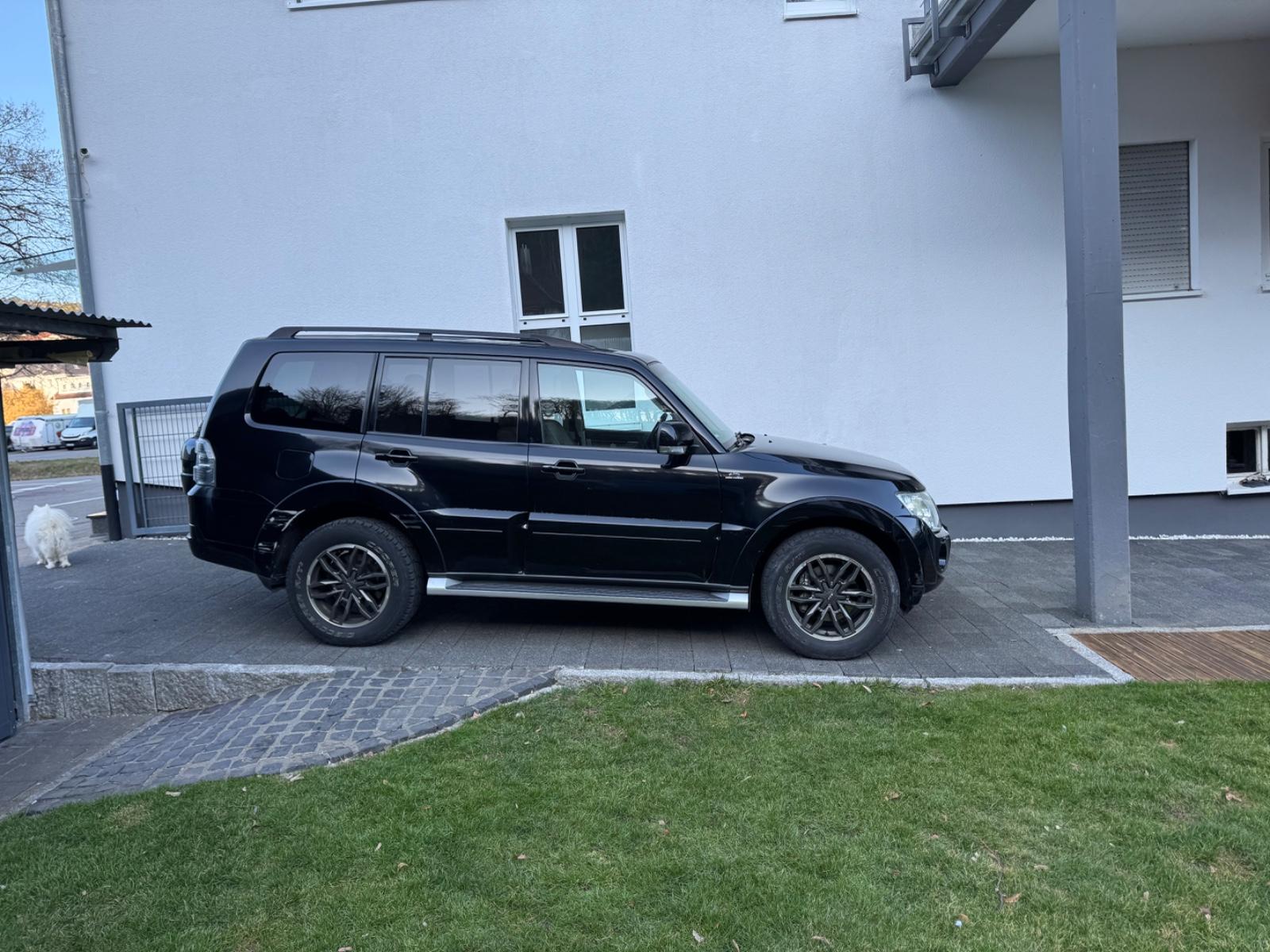 Mitsubishi Pajero 3,2 DI-D 4WD Plus Automatik