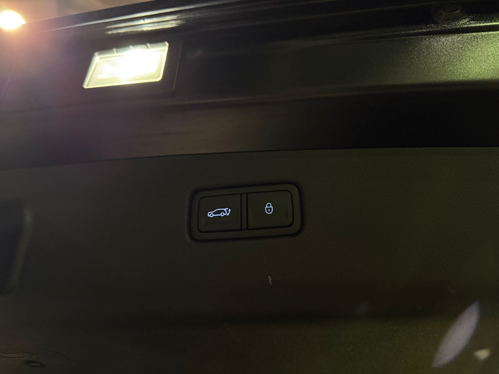 Fahrzeugabbildung Genesis GV70 Luxury 4WD PANO 360° HUD LED