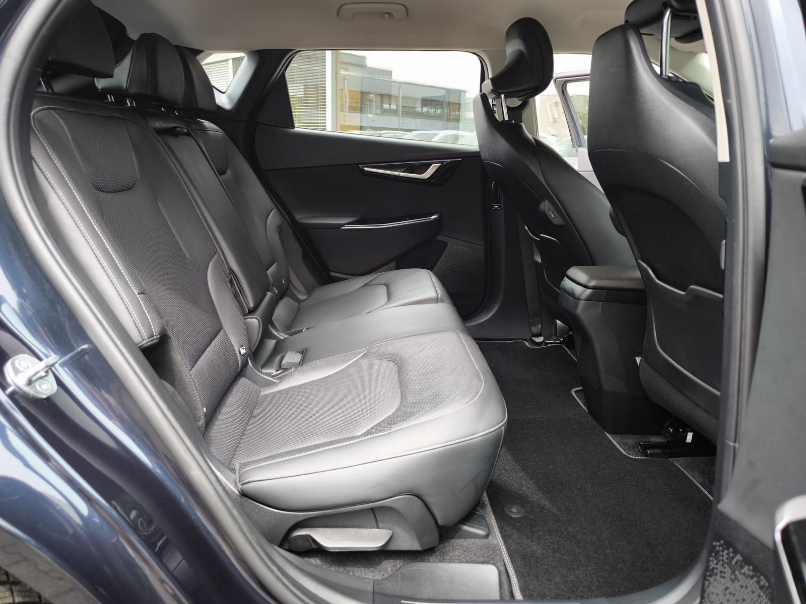 Fahrzeugabbildung Kia EV6 2WD WERKSGAR+NAVI+LED+SHZ+AHK+KAMERA+ACC+19"