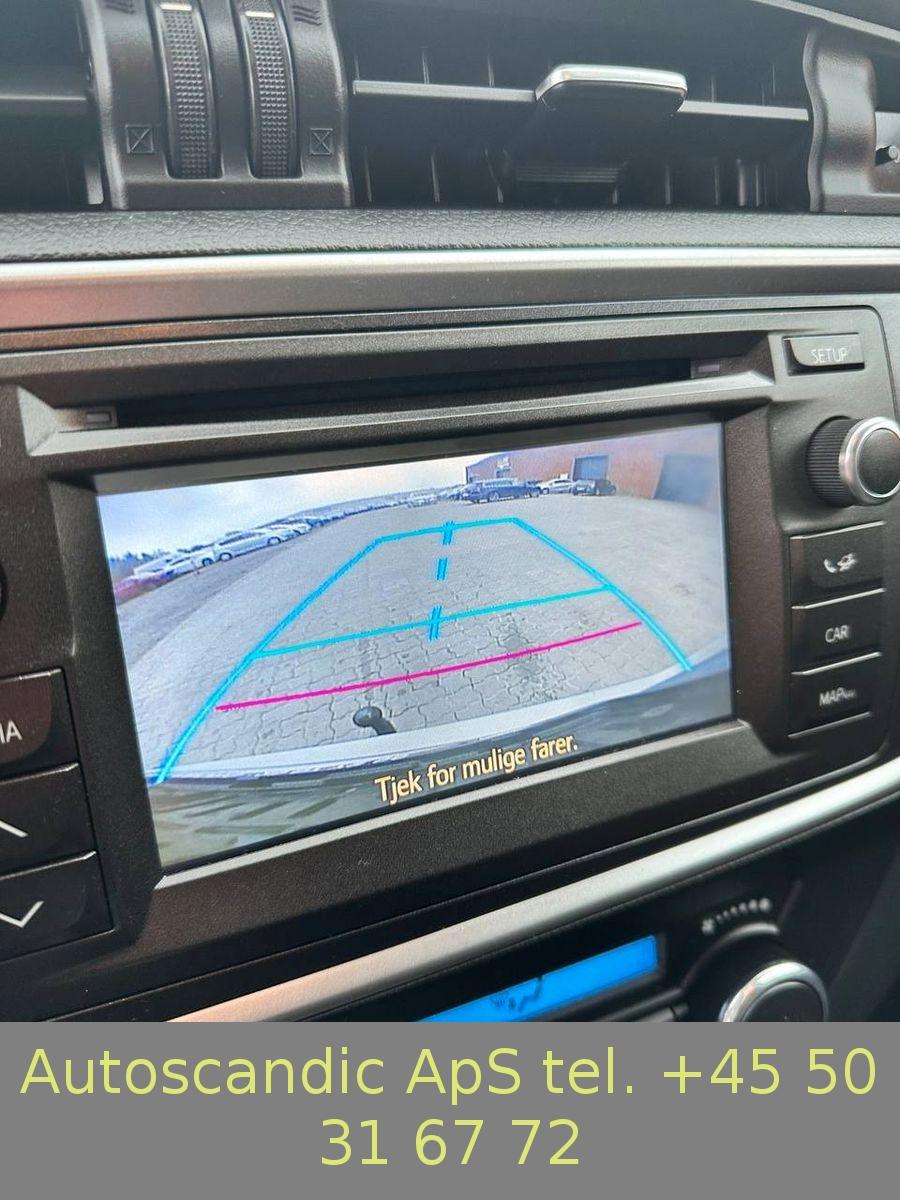 Toyota Auris 2014 — photo 26