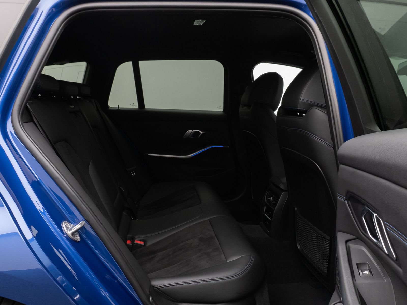 Fahrzeugabbildung BMW 330d M Sport HiFi DAB Stop&Go Fernlichtassist