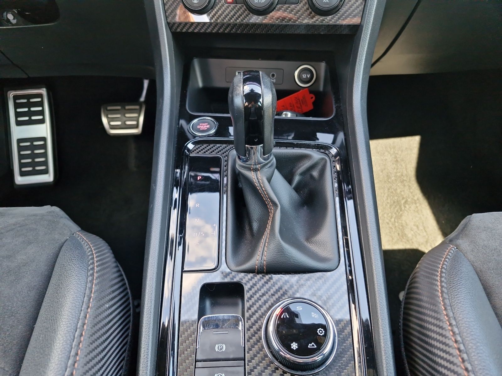 Fahrzeugabbildung SEAT Ateca Basis 4Drive 2.0 TSI DSG ACC KAMERA LED