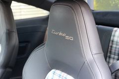 PORSCHE 911 Turbo 50 Jahre / HERITAGE PAKET / BURMESTER