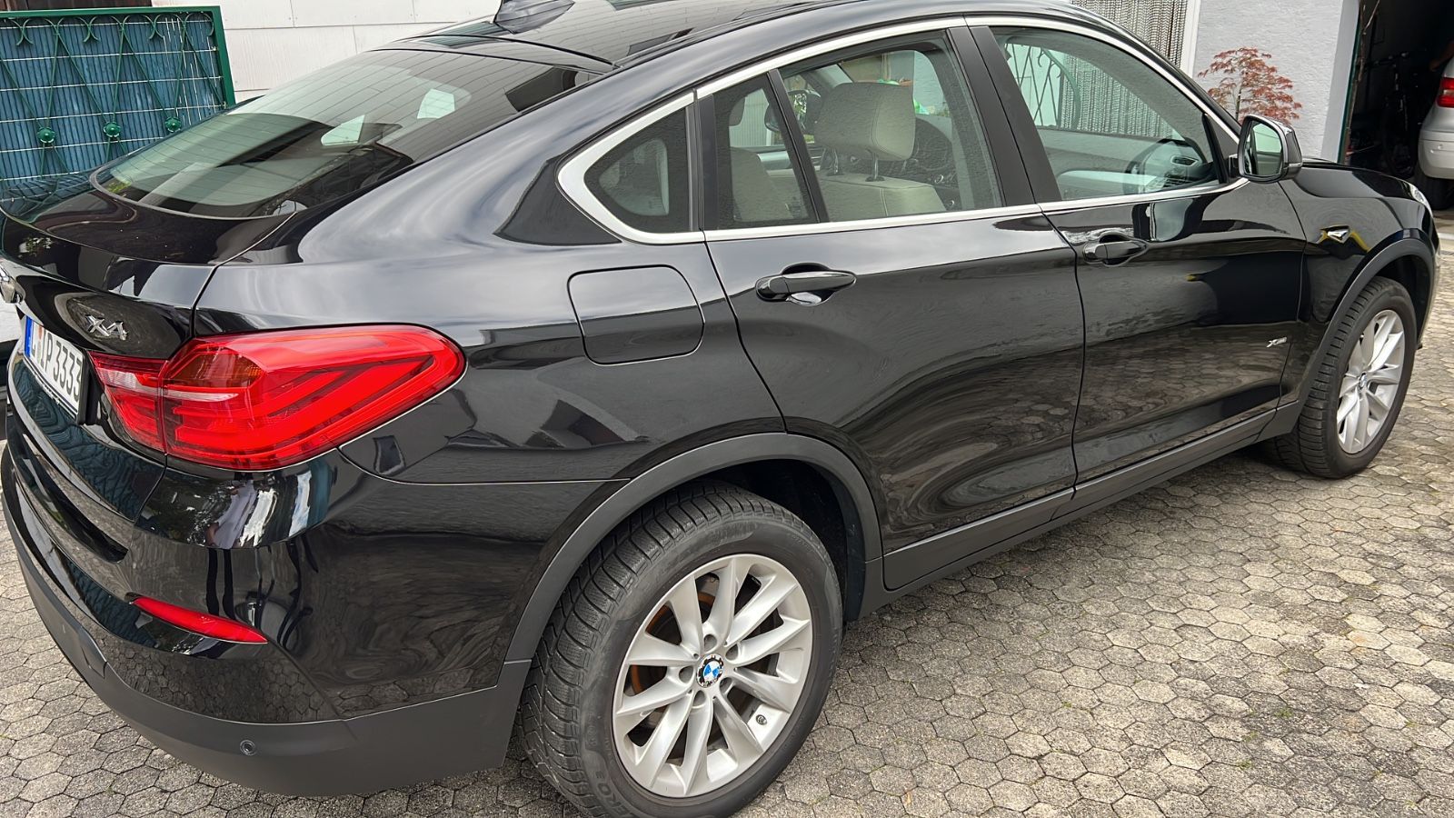 BMW X4 xDrive35d AT - wenig km