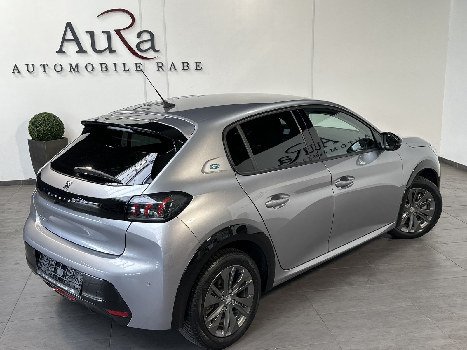 Fahrzeugabbildung Peugeot 208 e Allure 5-Türer NAV+LED+180°-KAMERA+SHZ+1HD