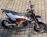 KTM 690 SMC-R 2019 mit 8.300km und Sportauspuff  - KTM 300