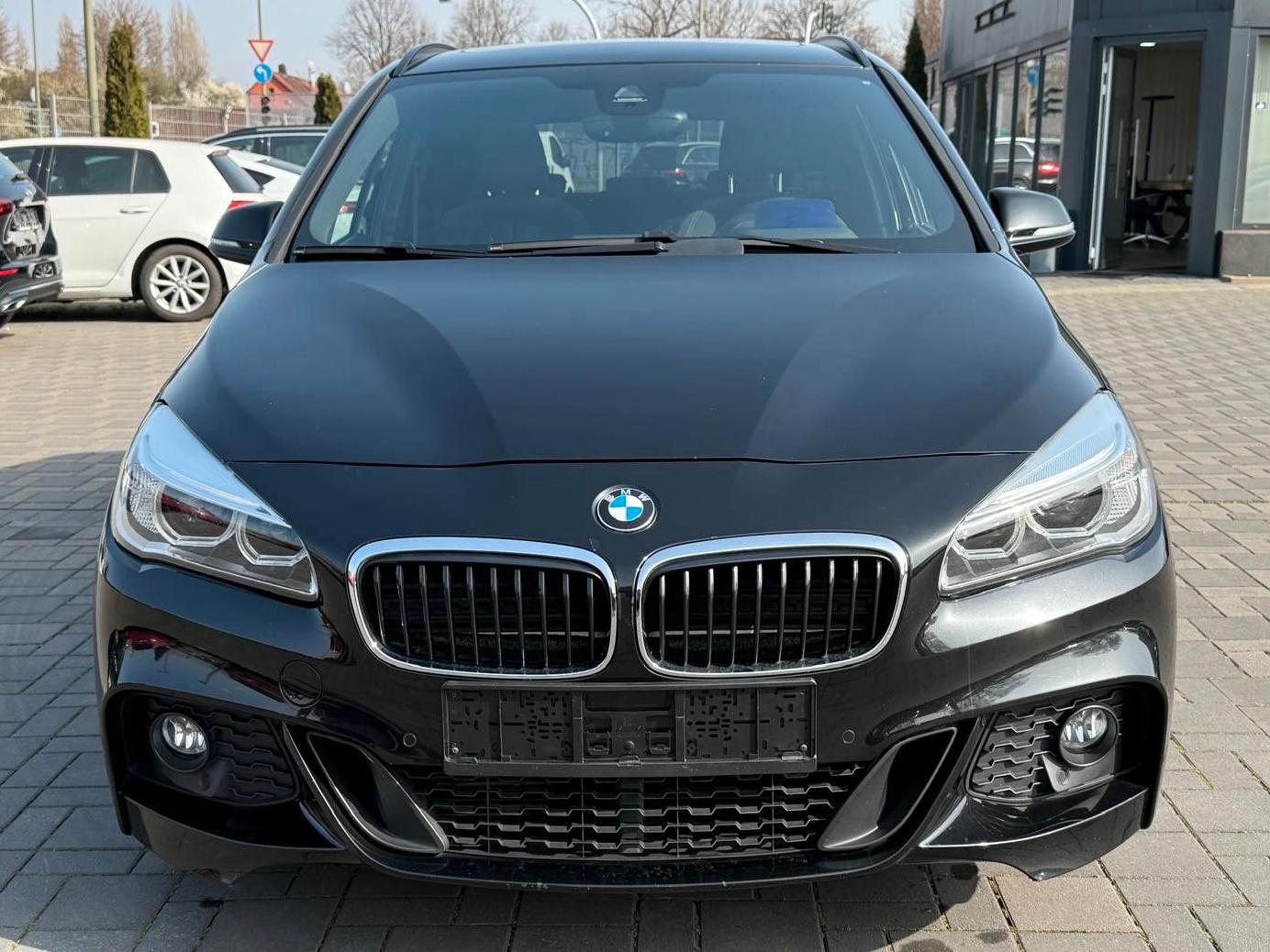 BMW 220 2 Active Tourer 220 d xDrive; M-Paket