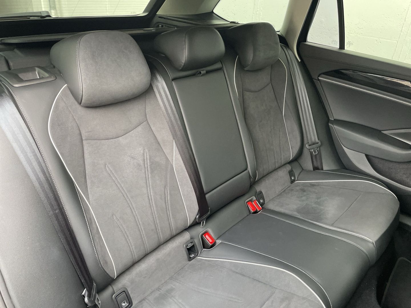 Passat Variant 1.5 eTSI Business AHK/360°Kamera