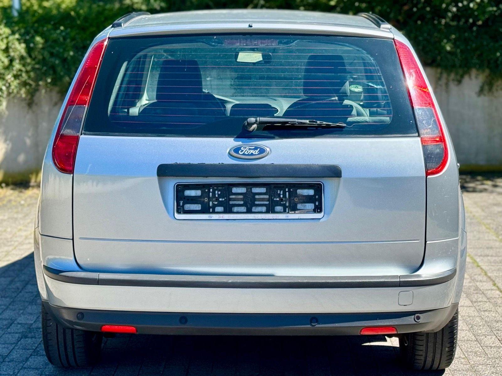 Ford Focus 2005 — photo 8