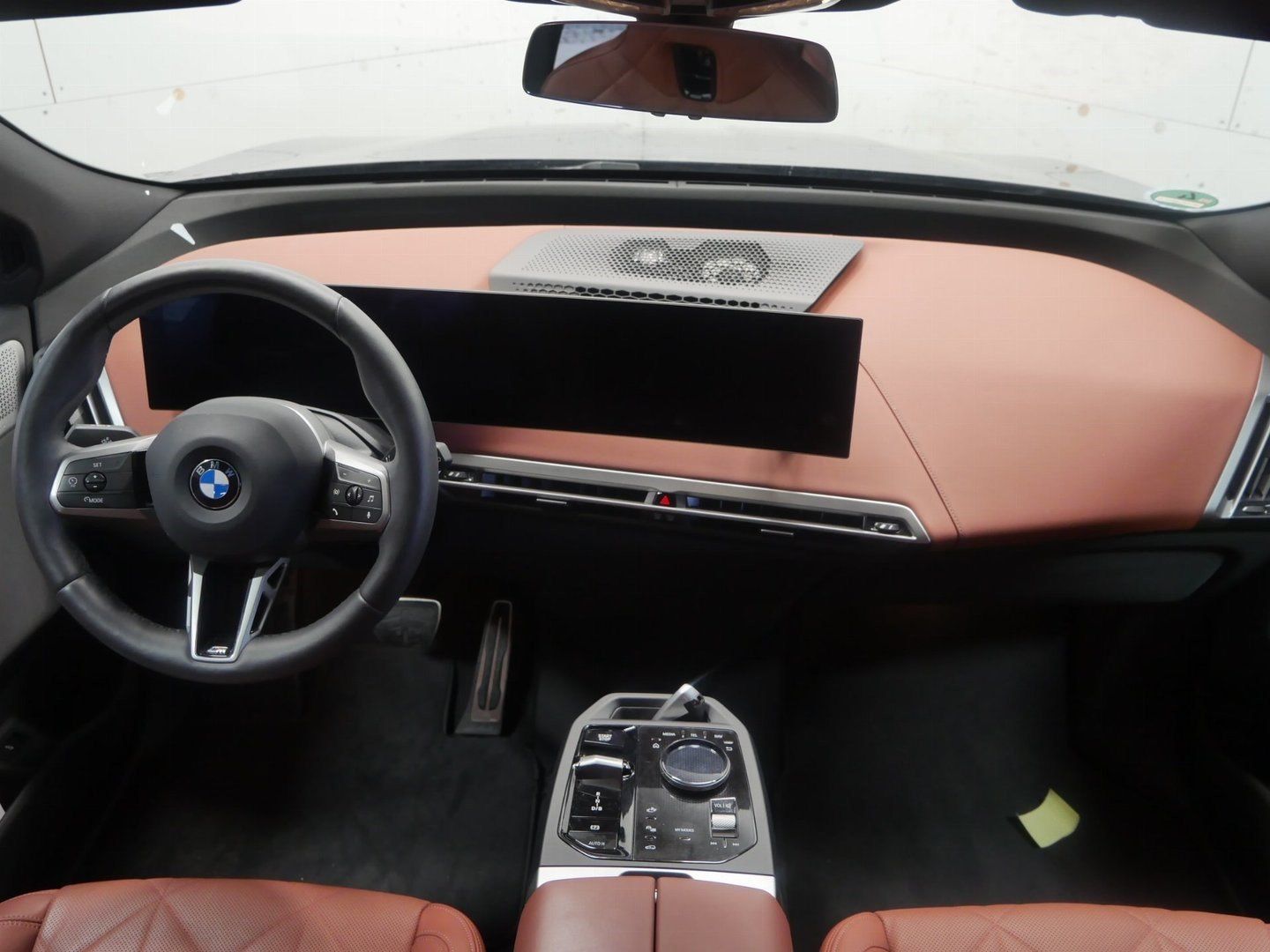 Fahrzeugabbildung BMW iX xDrive60 | Luftfederung | Sky Lounge | M-Spor