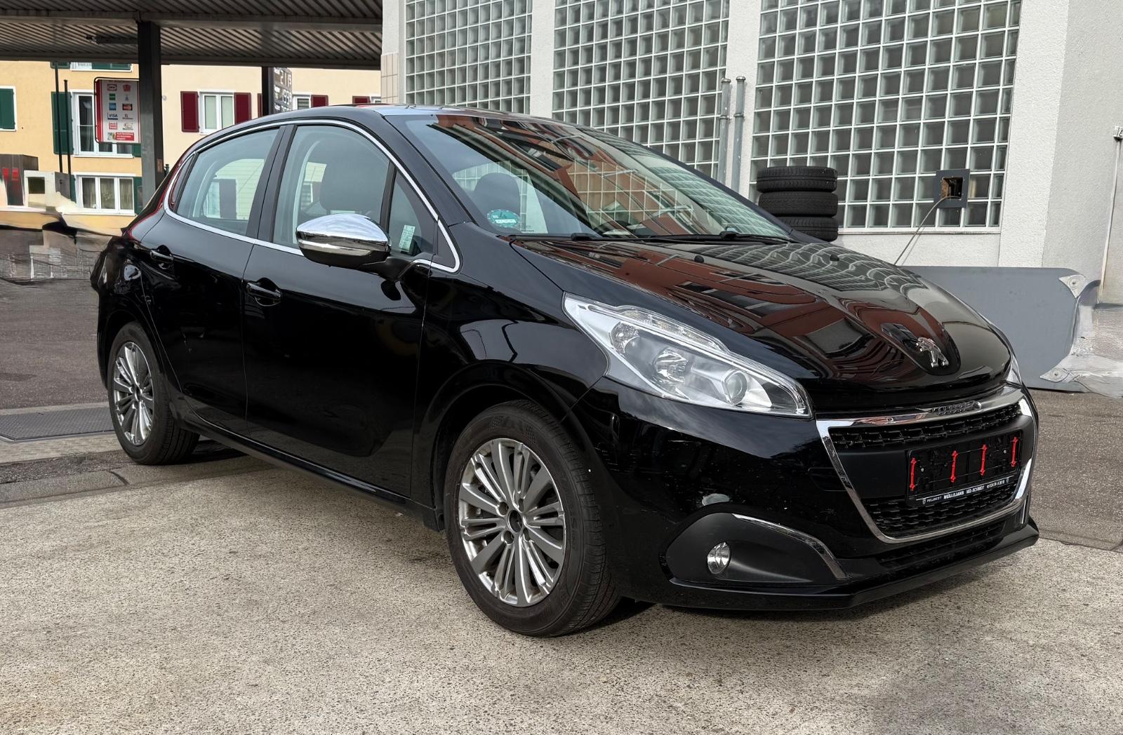 Peugeot 208 Allure Panorama Klimaaut. 1.Hand