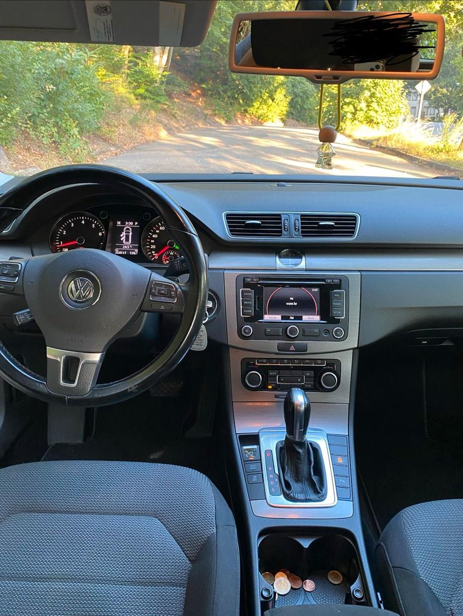 Volkswagen Passat 2012 — photo 10