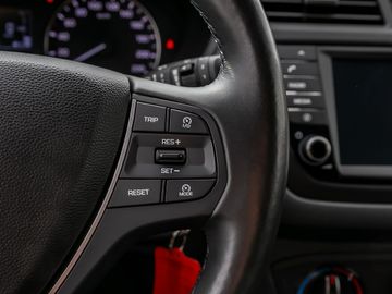 Hyundai i20 Passion Plus Navi SHZ LenkradHZG Spurhaltea.