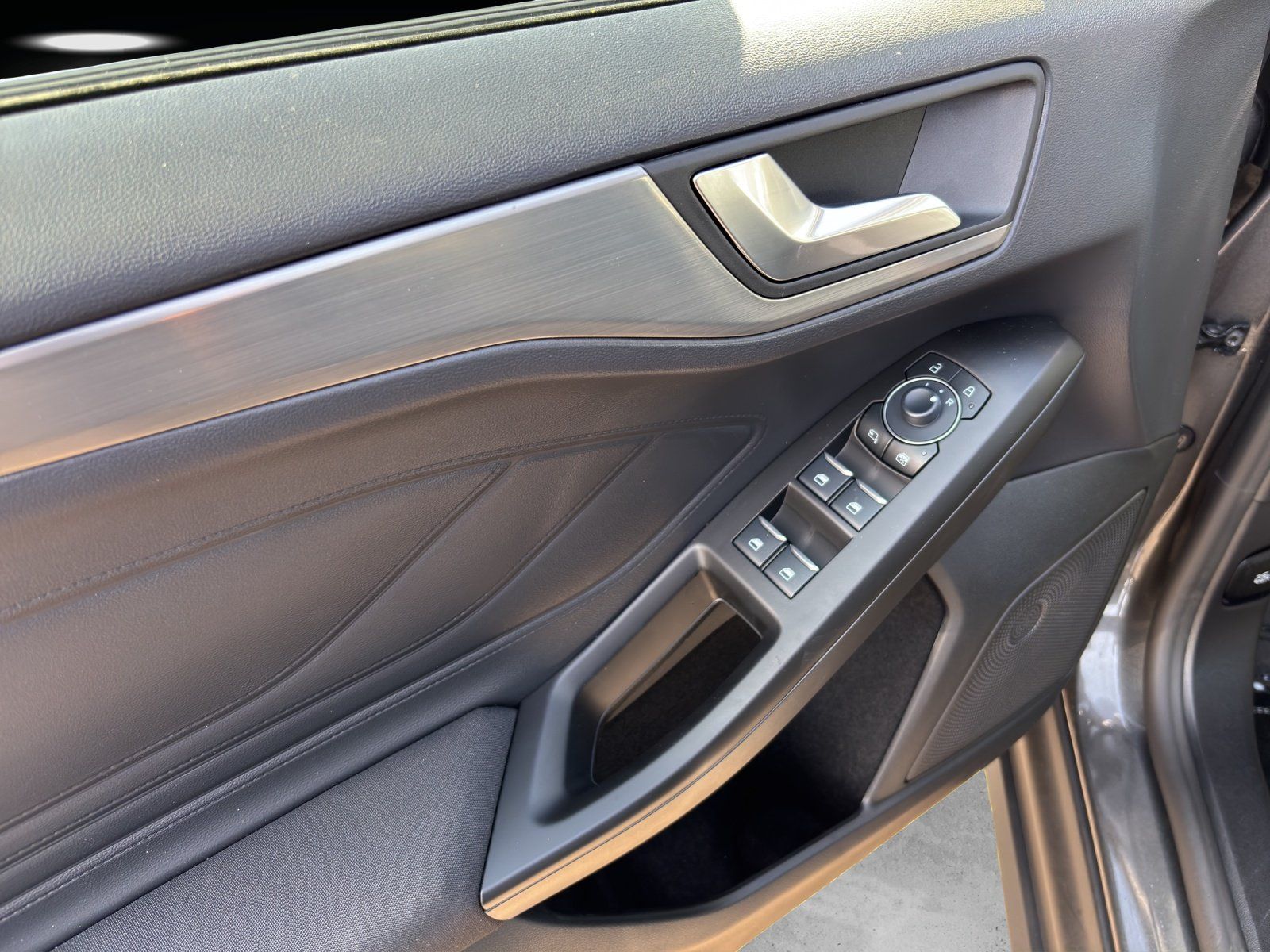 Fahrzeugabbildung Ford Focus Titanium X Turnier 155PS B&O Winter Pak.