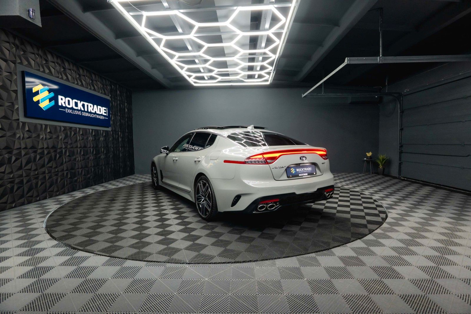 Fahrzeugabbildung Kia Stinger GT 4WD Performance | Pano | ACC | LED
