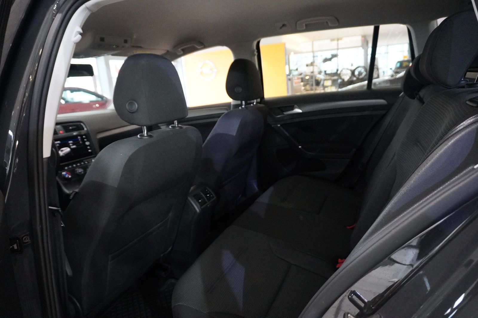 Fahrzeugabbildung Volkswagen Golf VII VARI. 2.0D COMFORT. 4M NAVI/KAMERA/AHK