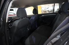 Fahrzeugabbildung Volkswagen Golf VII VARI. 2.0D COMFORT. 4M NAVI/KAMERA/AHK