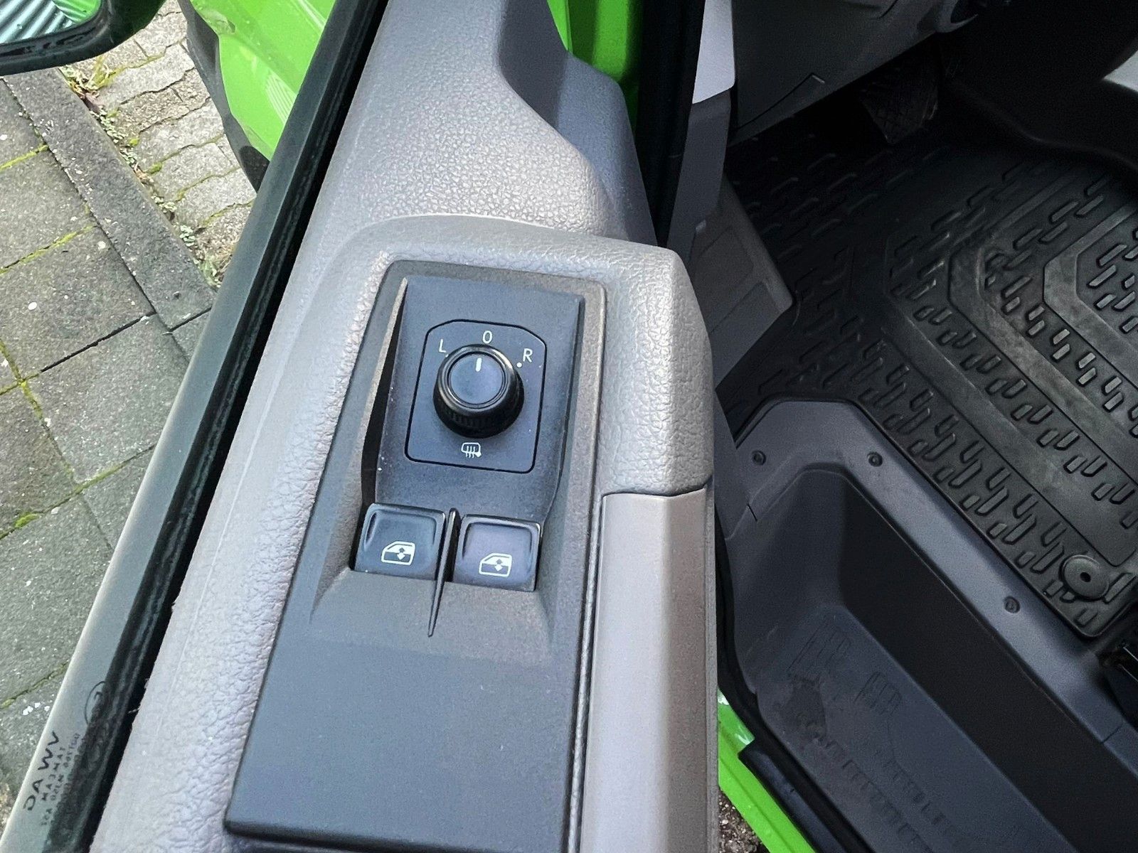 Fahrzeugabbildung Volkswagen Crafter 35 TDI L2 AUTOMATIK CAM SCHWINGSITZ EUR6