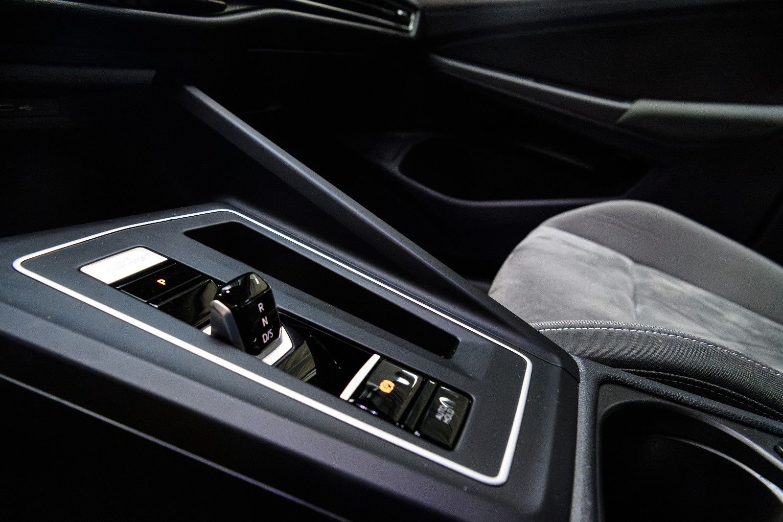 Fahrzeugabbildung Volkswagen Golf  Style eHybrid PHEV +150kw+DSG+ACC+AppCon.
