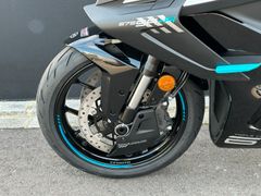 CFMOTO 675 SR-R NEBULA BLACK +++ SOFORT VERFÜGBAR