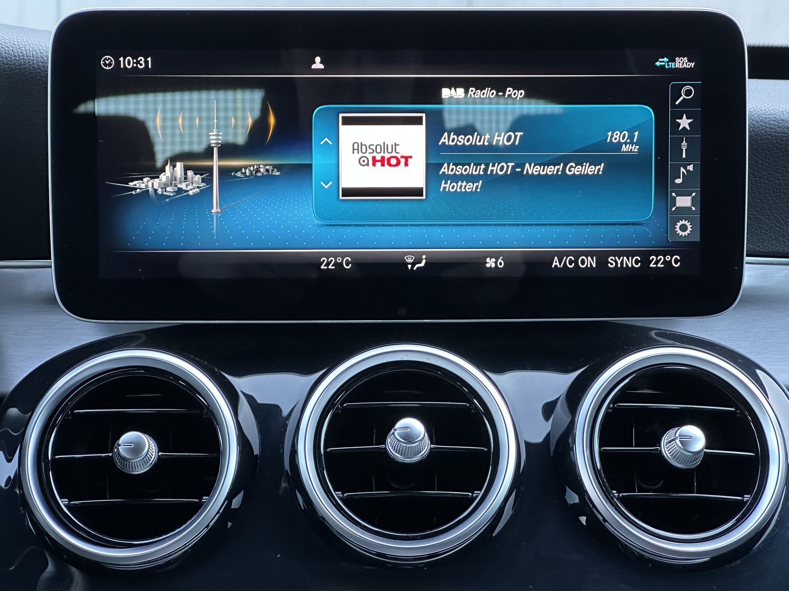 Fahrzeugabbildung Mercedes-Benz C 220d T 4Matic AMG-Line NAV+LED+18ZO+DISTRONIC