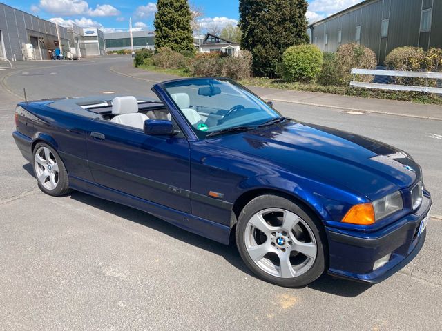 BMW 320i Cabrio Montrealblau M Paket