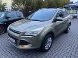 Ford Kuga Titanium 4X4*NAVI*KAM*PDC*SHZ*TEMPO*AHK - Ford: Grün, Ka