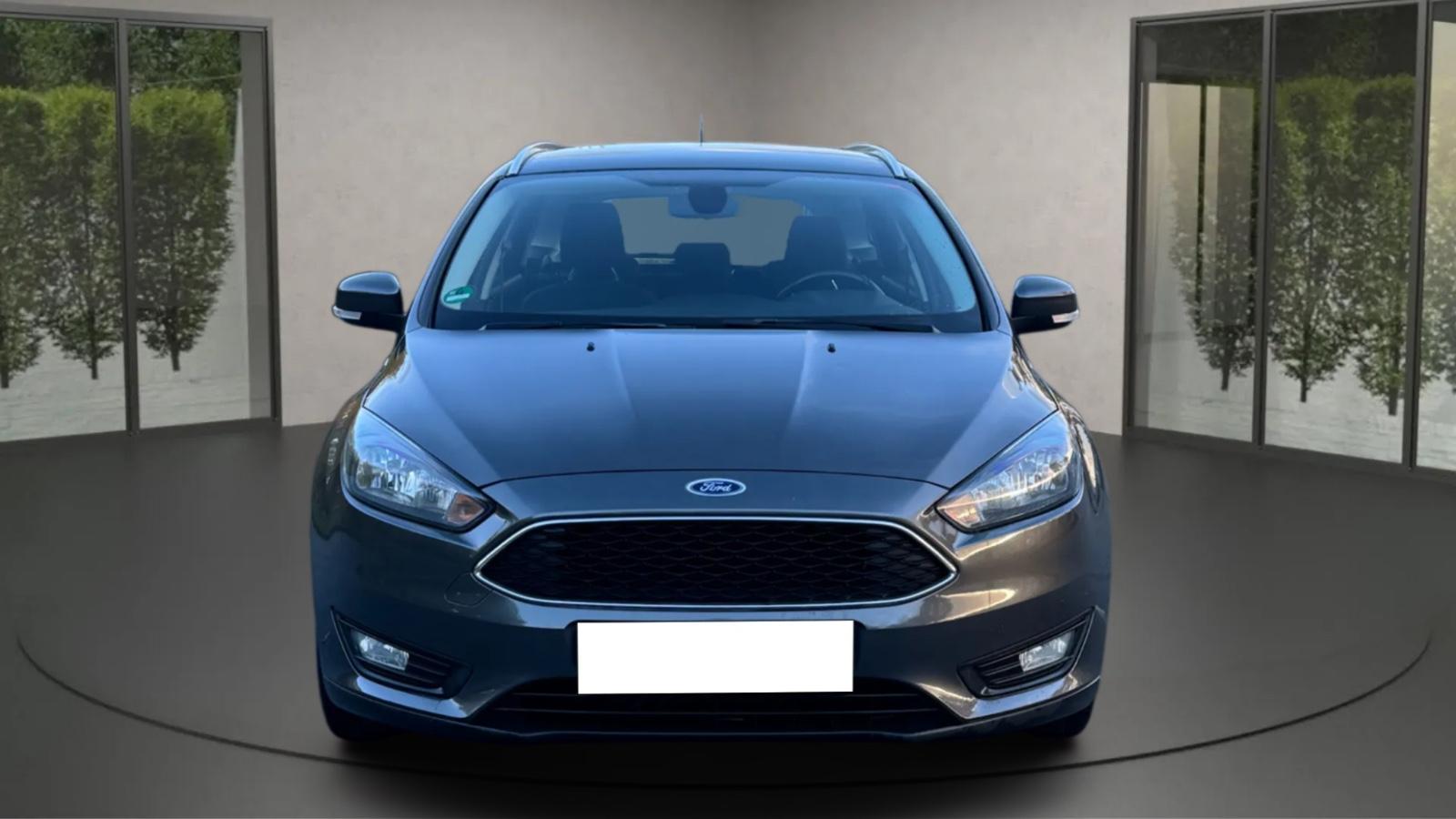 Ford Focus 2015 — interior
