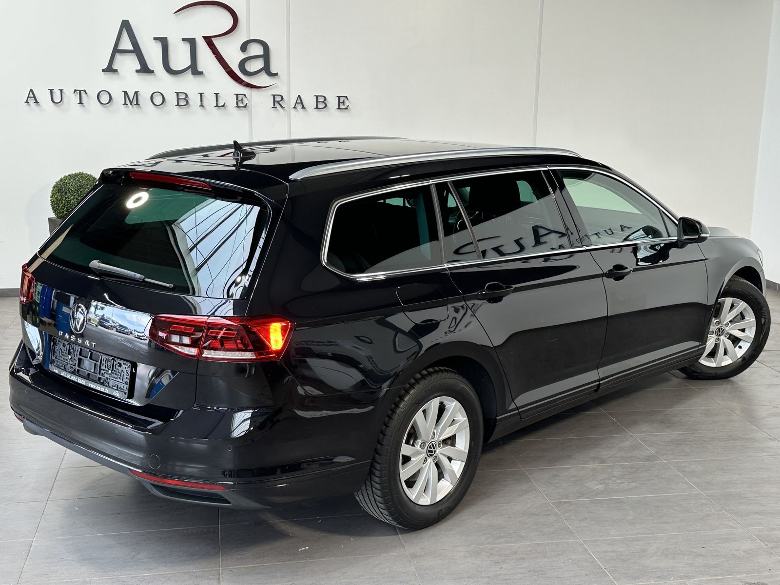 Fahrzeugabbildung Volkswagen Passat Variant 2.0 TDI Business NAV+LED+ACC+PANO