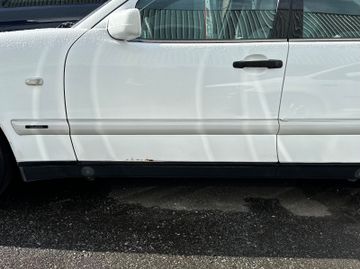 Mercedes E 280 - 4