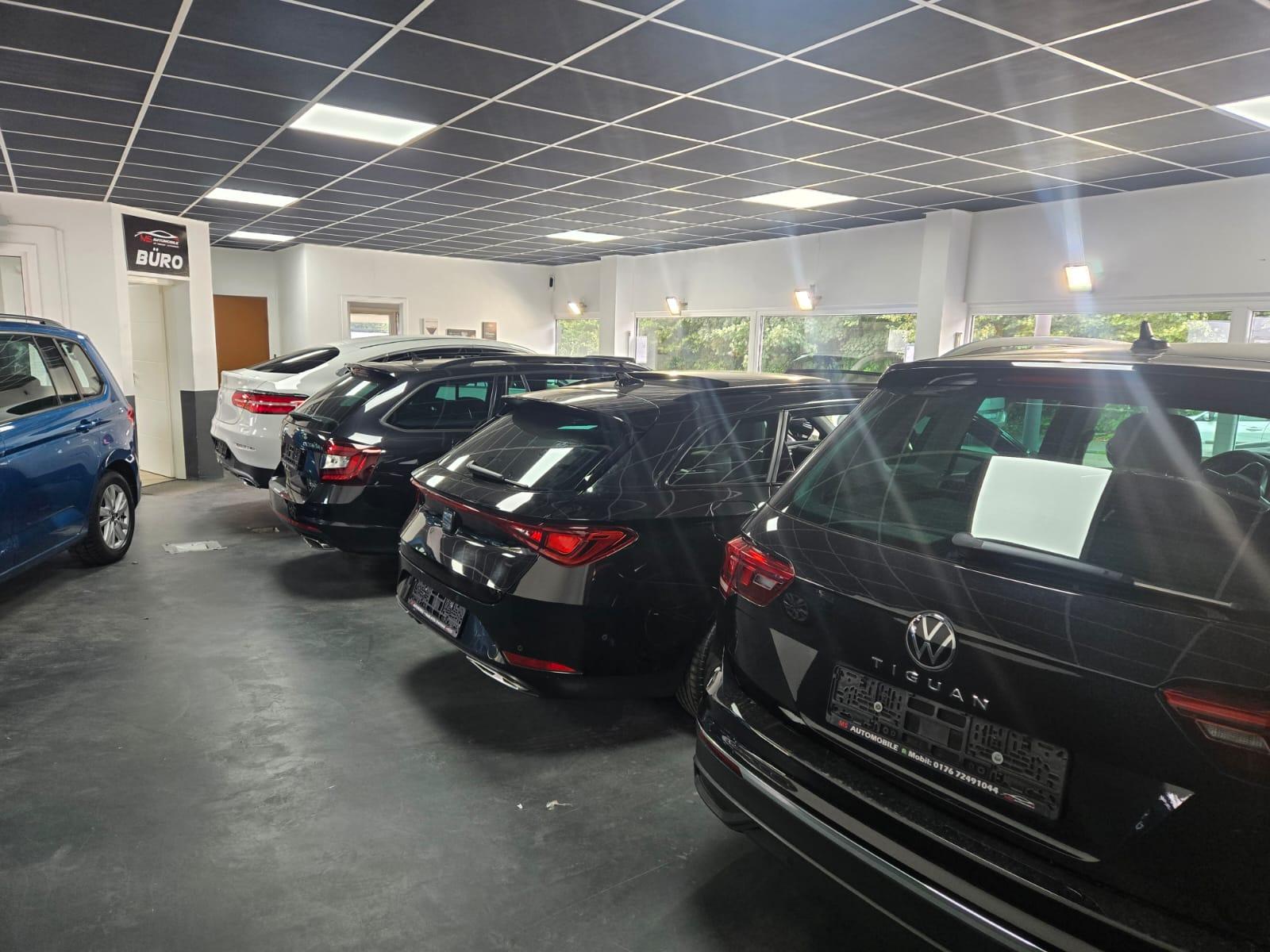 showroom-image-top