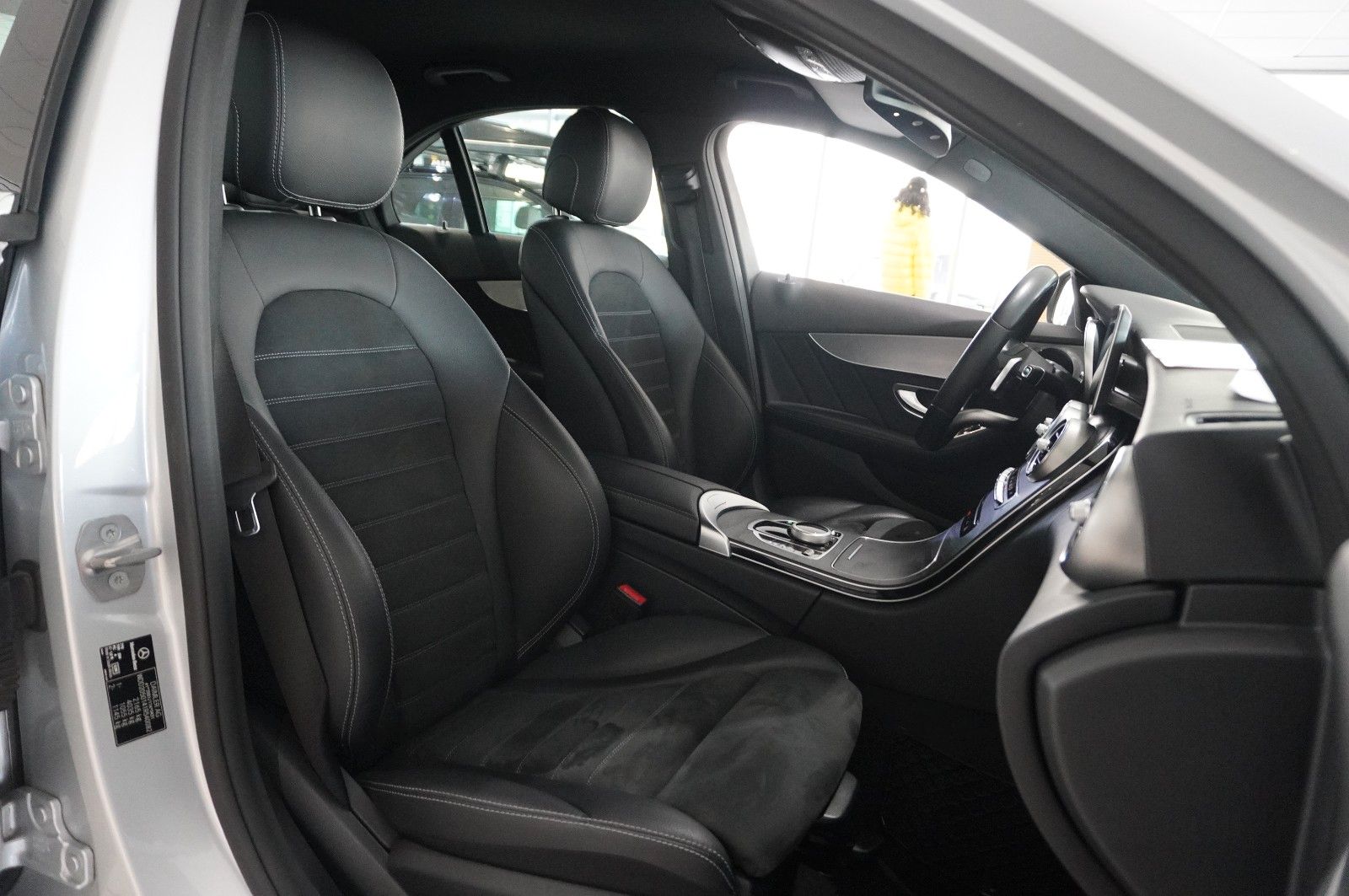 Fahrzeugabbildung Mercedes-Benz C 220D LIM. AMG LINE NAVI/LED/KAMERA/SPORT/AHK